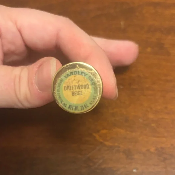 Vintage Yardley London Lipstick Tube - Picture 2 of 5